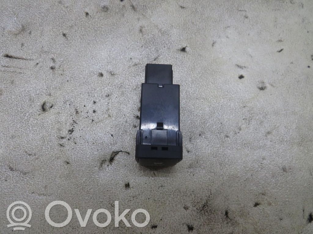 Nissan X-Trail T32 Passenger airbag on/off switch 