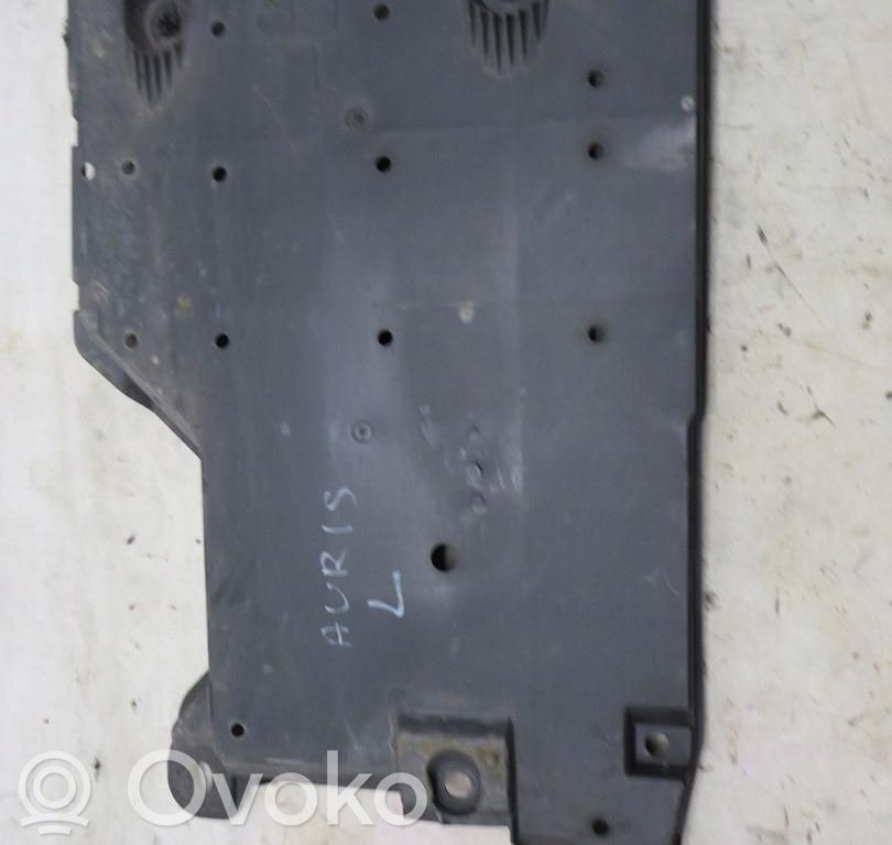 Toyota Auris E180 Osłona boczna podwozia 