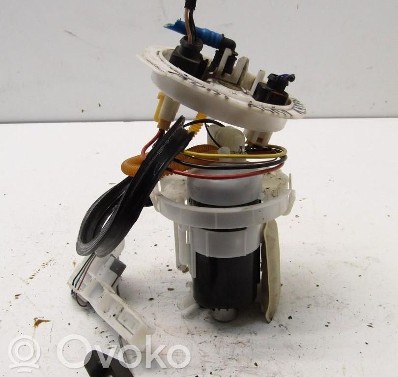 Audi A4 S4 B9 Bomba interna de combustible 