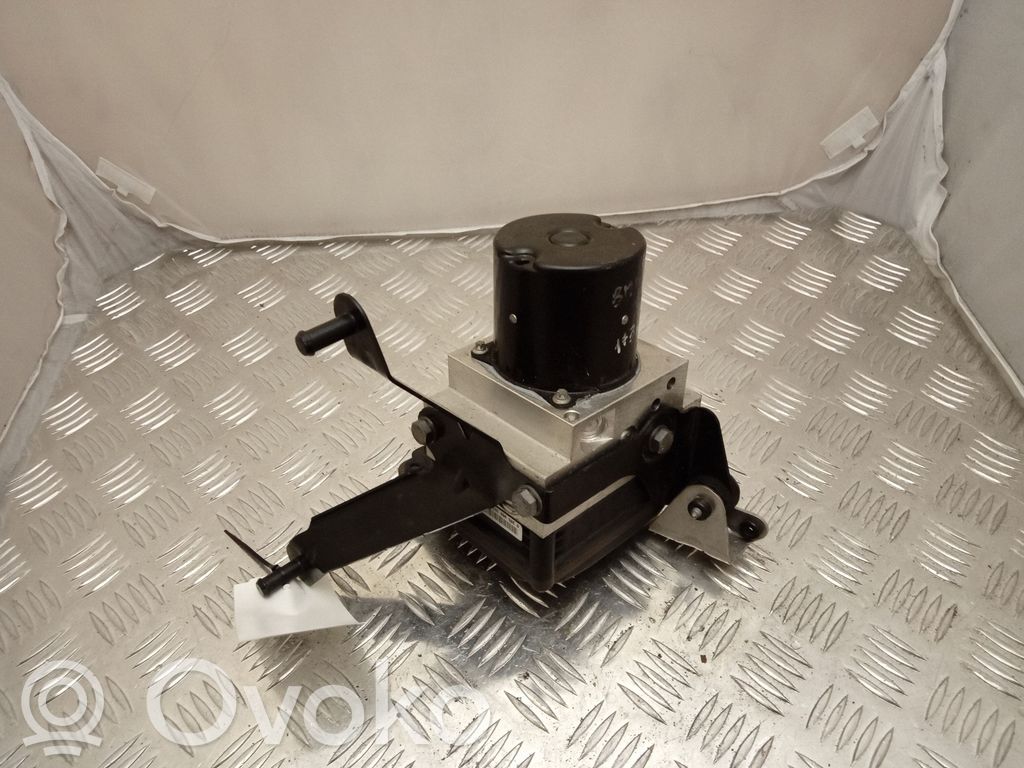 BMW 5 E60 E61 ABS bloks 