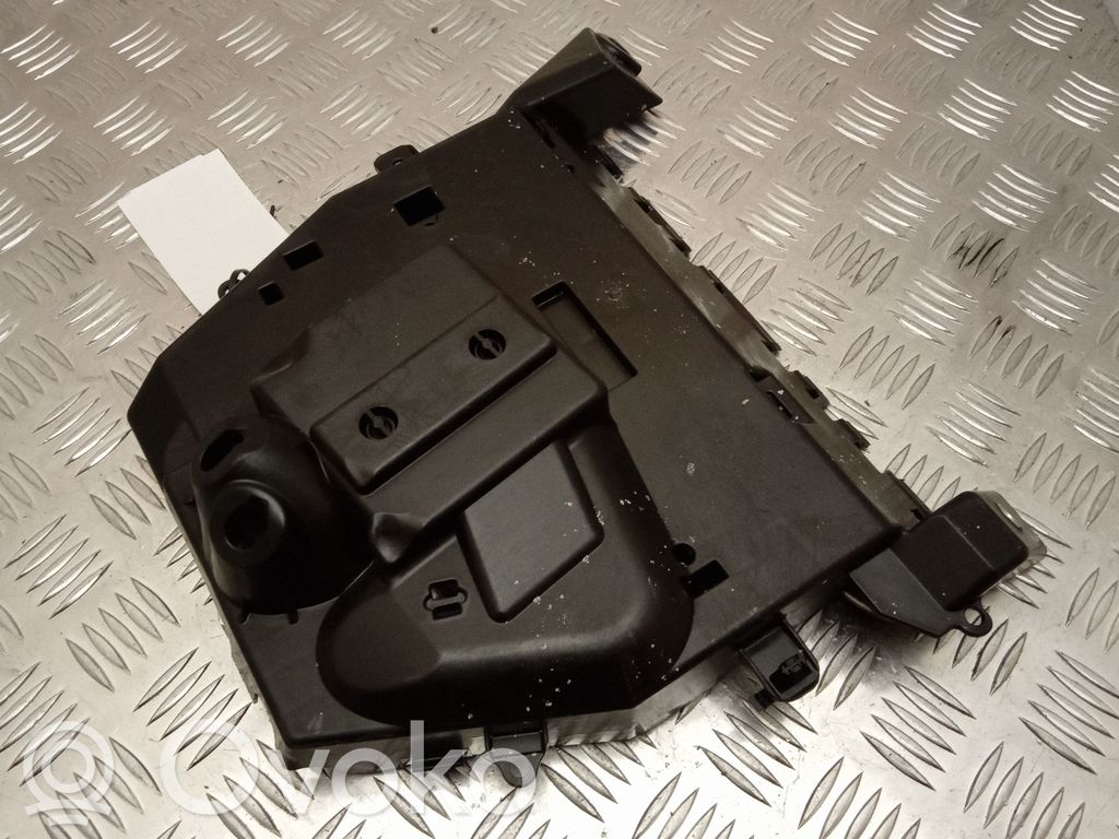 Volvo XC60 Other engine bay part 