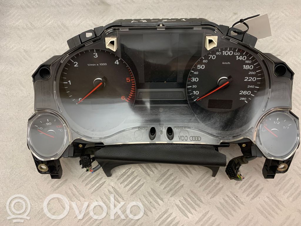 Audi A8 S8 D4 4H Speedometer (instrument cluster) 
