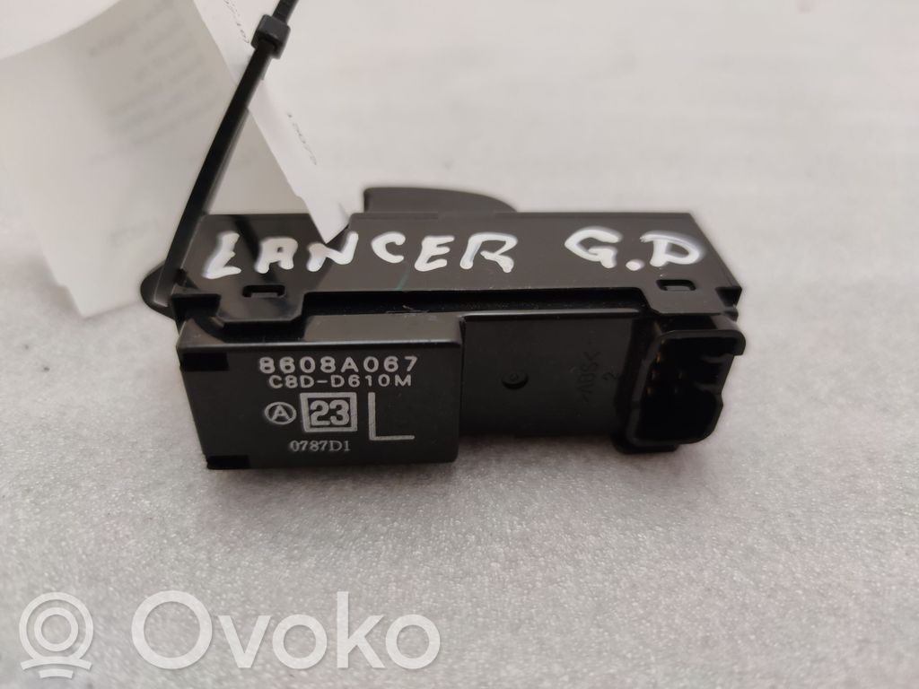 Mitsubishi Lancer X Interruptor del elevalunas eléctrico 
