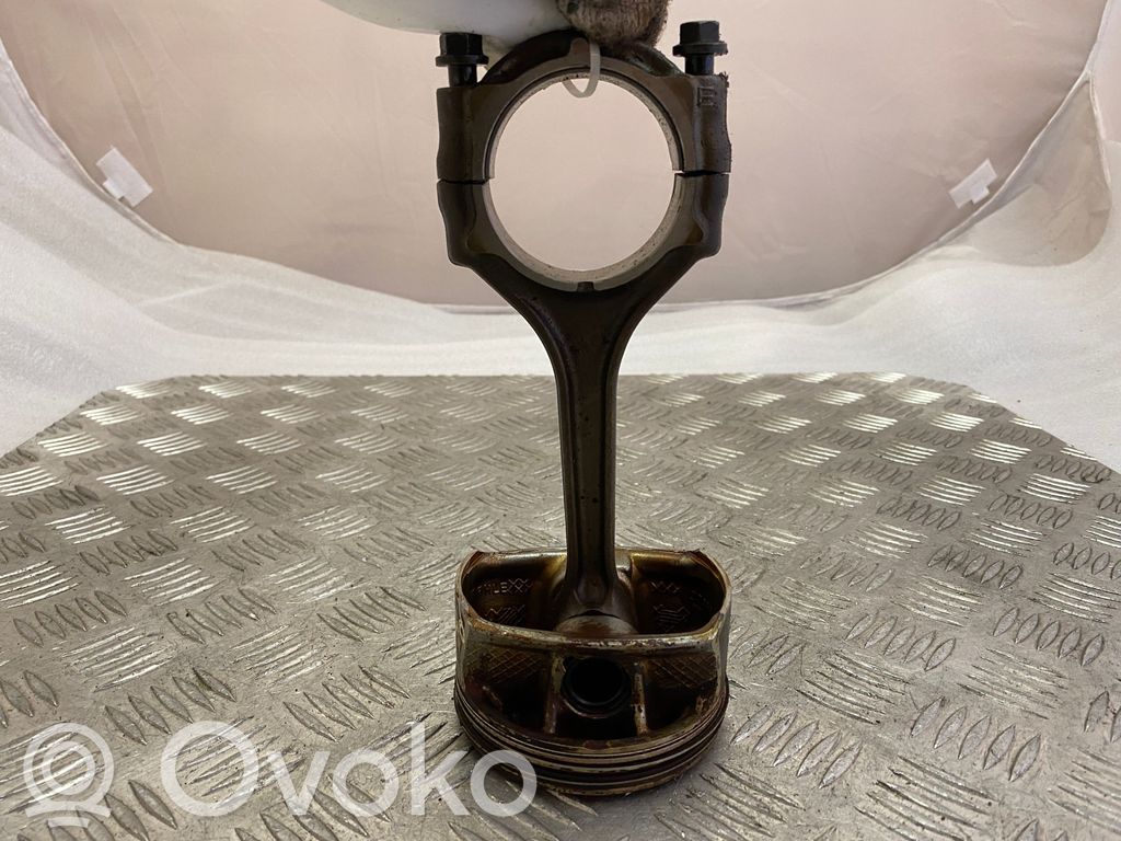 Chrysler Pacifica Piston with connecting rod 