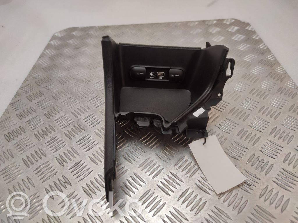 KIA Sportage USB-pistokeliitin 