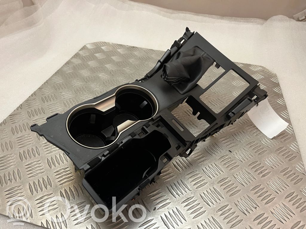Mukiteline edessä   1A8A1042G,5882178040