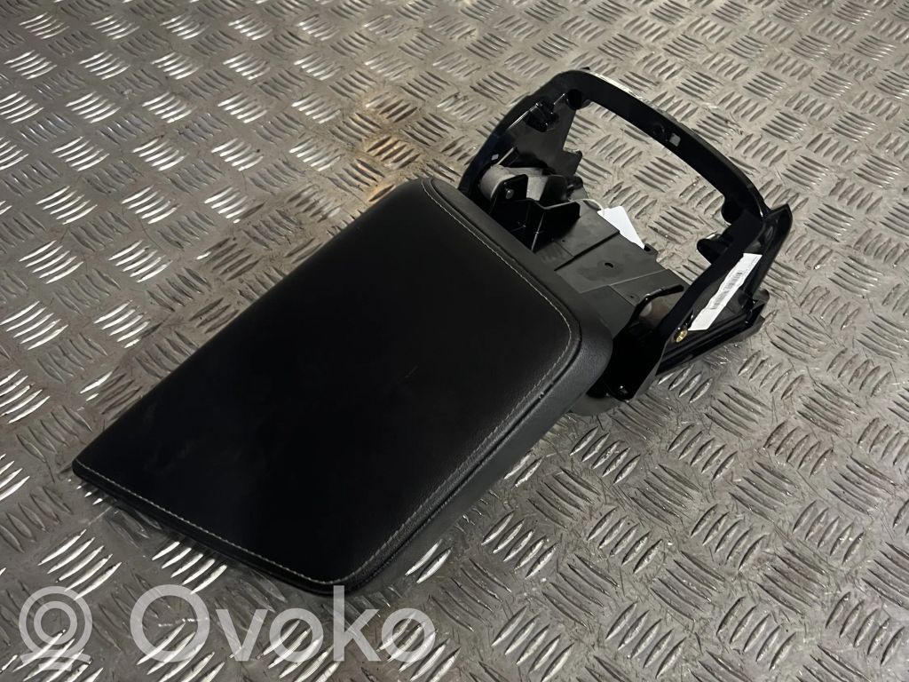 Volvo XC90 Armrest 