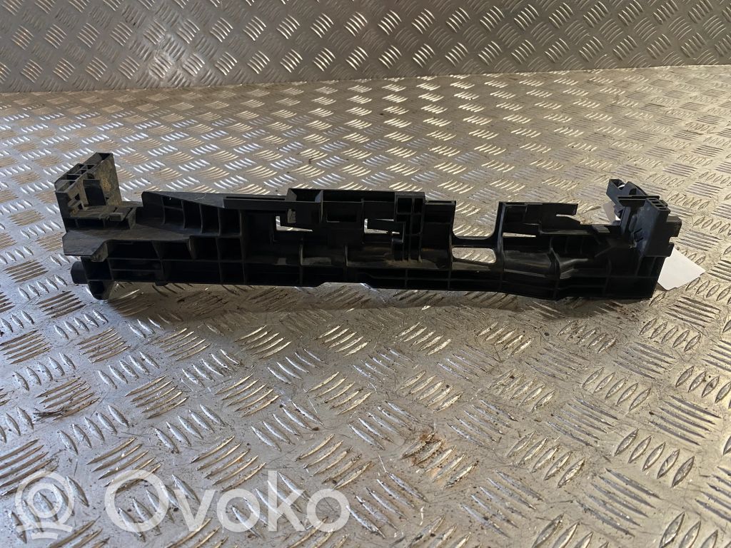 Mercedes-Benz E W213 Jäähdyttimen kannatin 