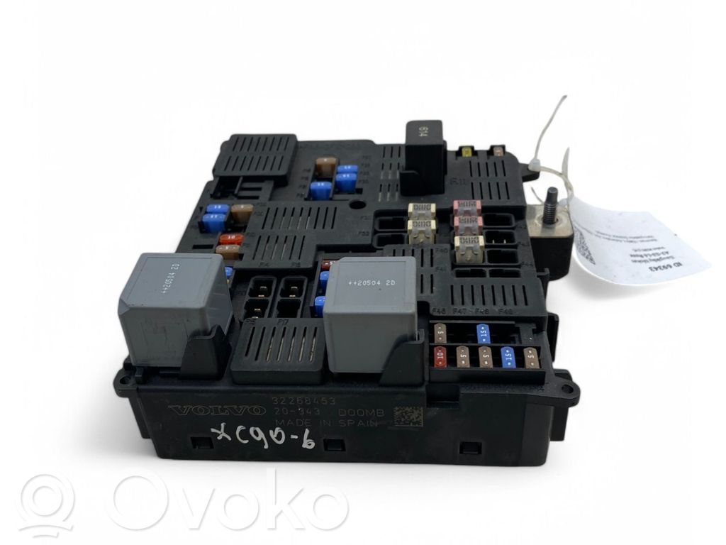 Volvo XC90 Fuse module 