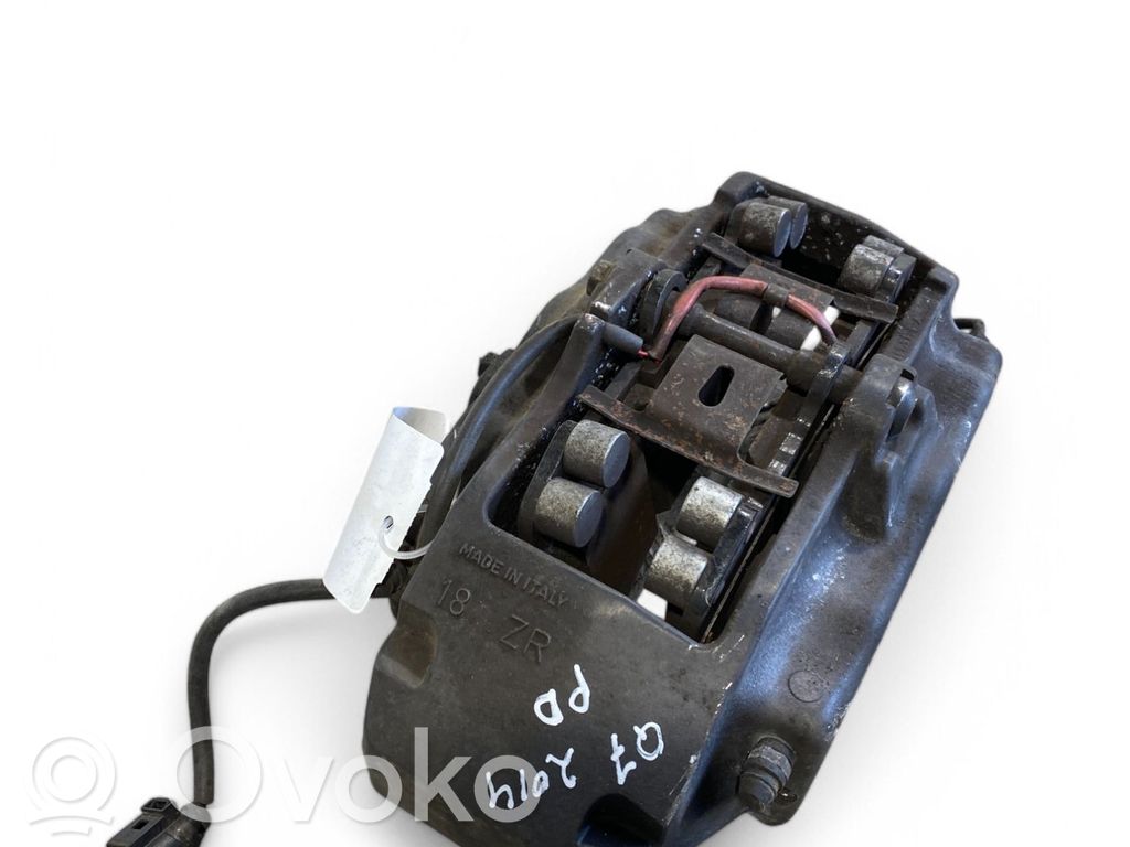 Audi Q7 4L Zacisk hamulcowy przedni 