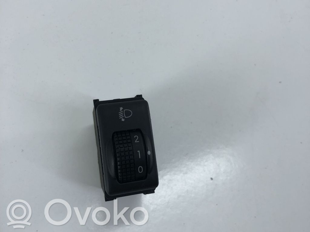 Nissan Qashqai Headlight level height control switch 