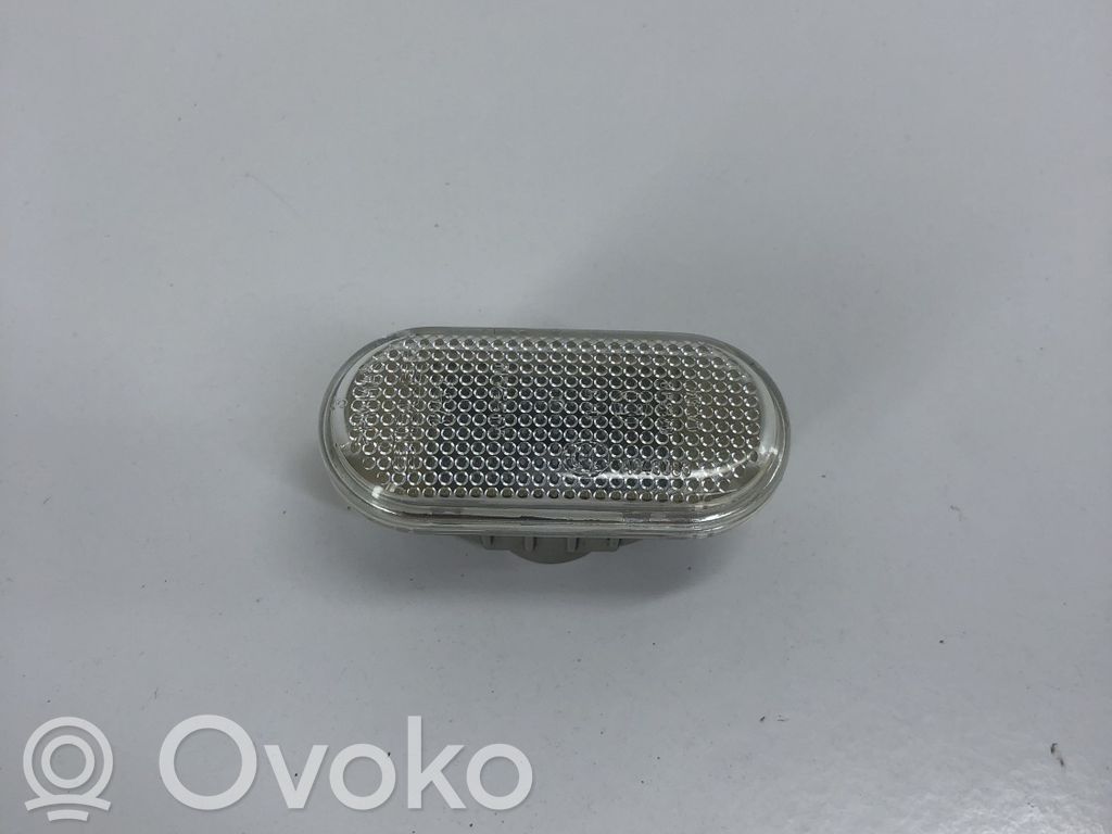 Nissan Qashqai Front fender indicator light 