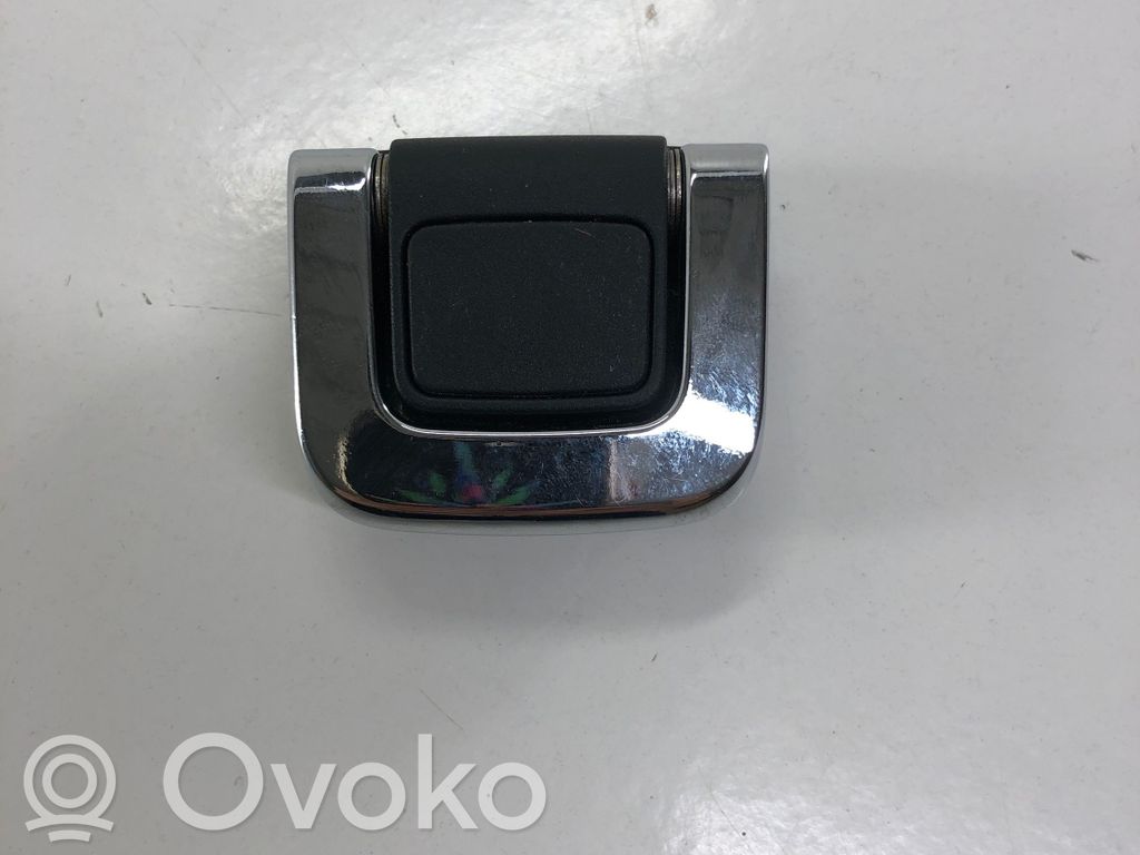 Peugeot 508 Tie down hook / loop 