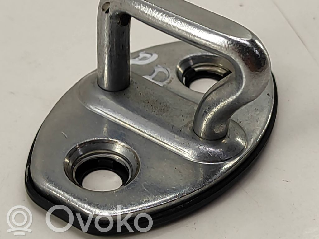 Volkswagen Golf VII Rygiel zamka drzwi przednich 