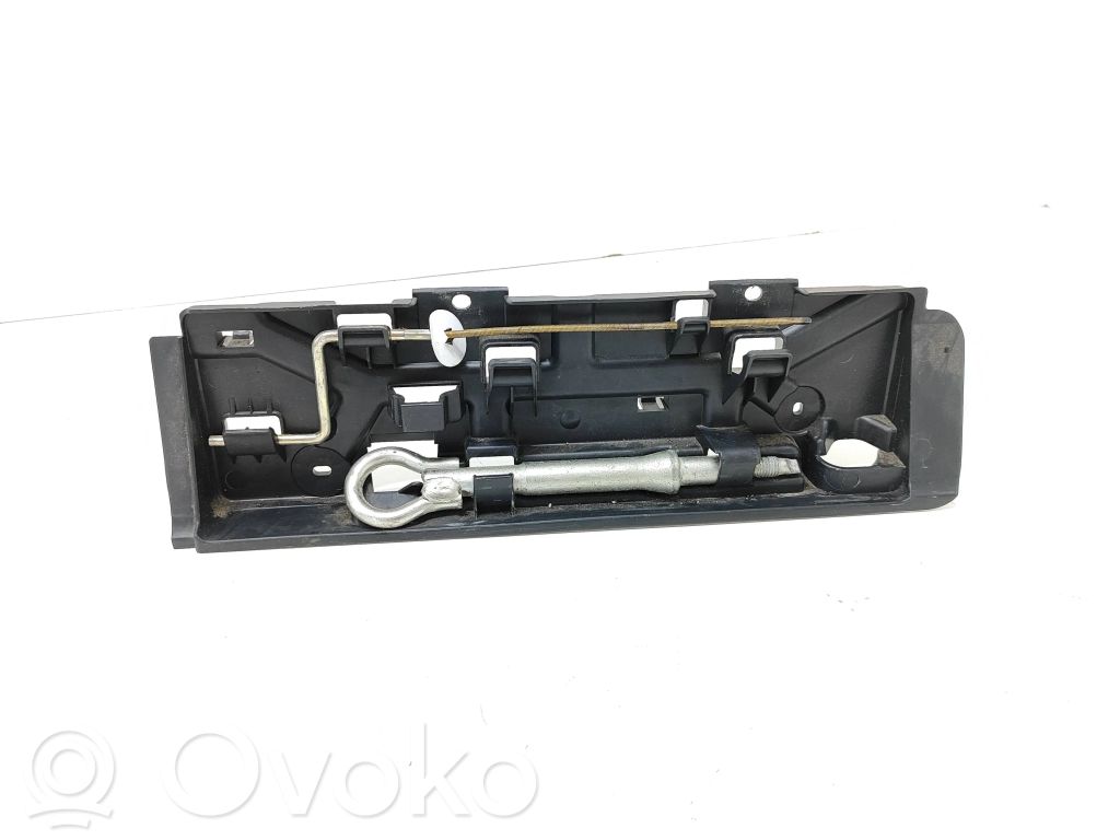 Peugeot 5008 Tool box 