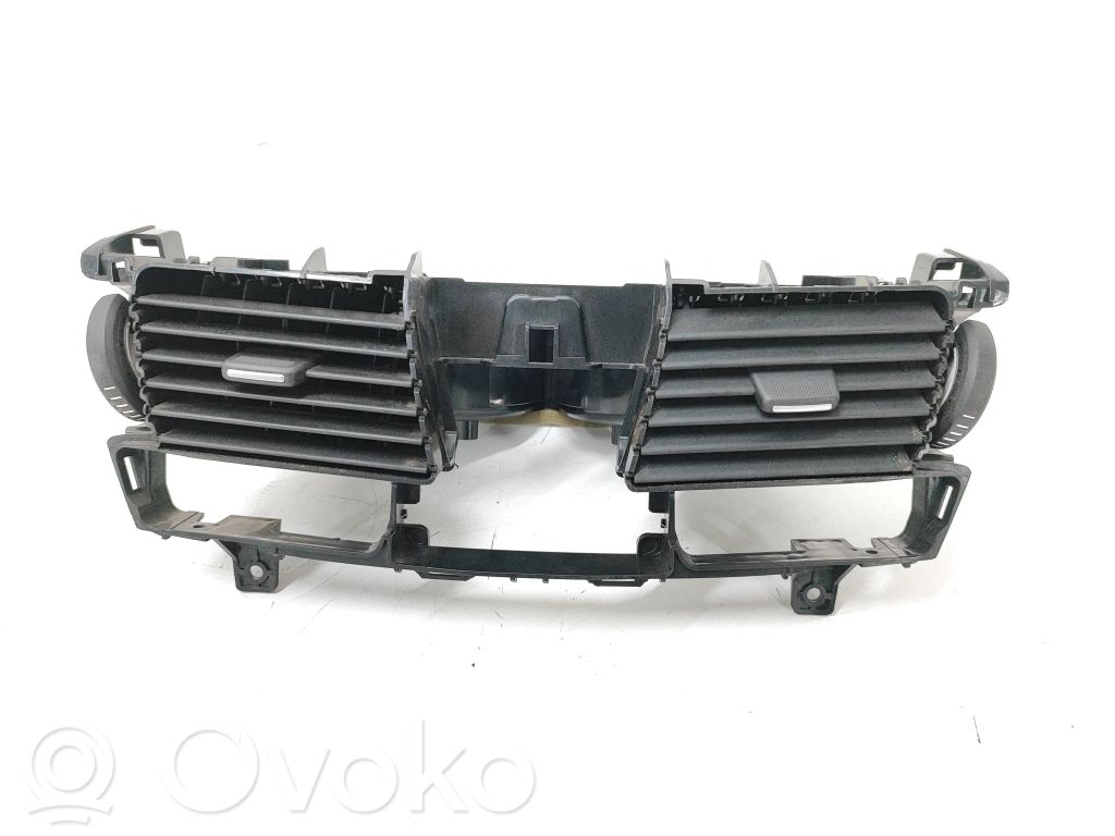Renault Laguna III Dysze / Kratki środkowego nawiewu deski rozdzielczej 