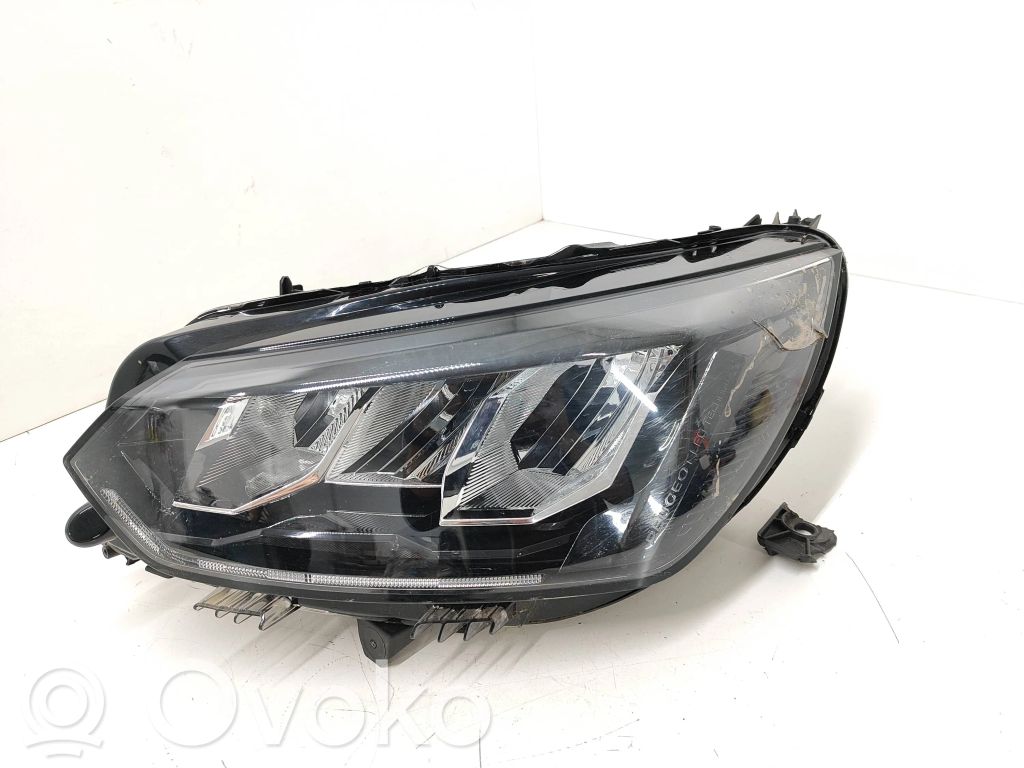 Peugeot 208 II Lampa przednia 