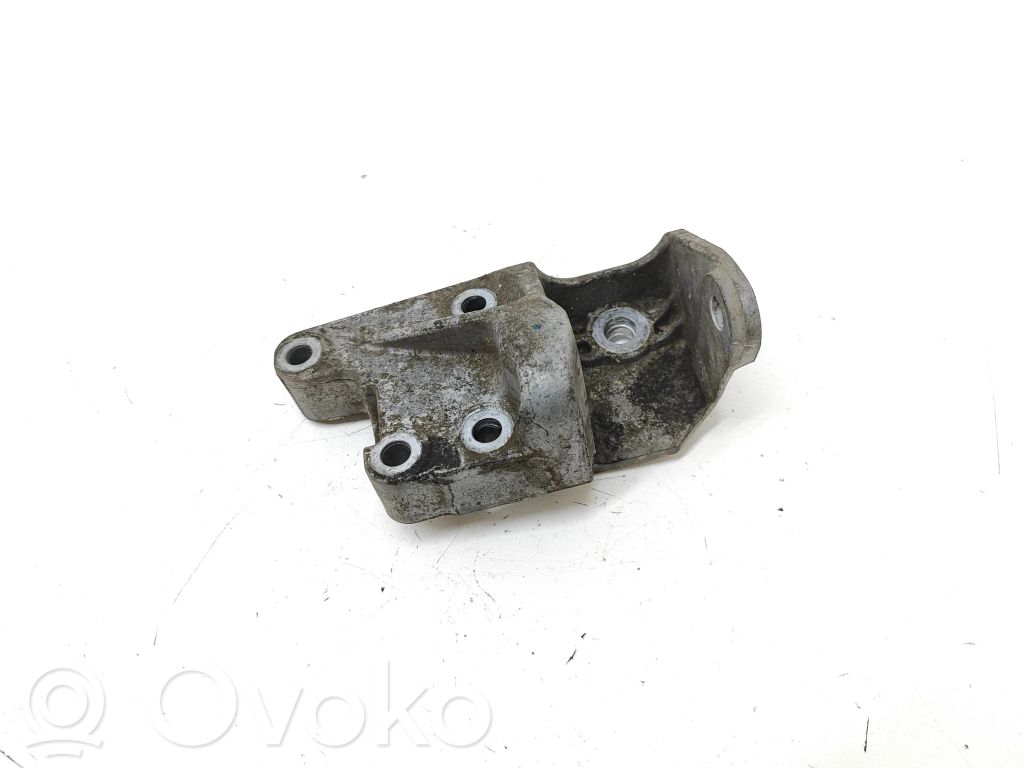 Peugeot 508 RXH Engine mounting bracket 