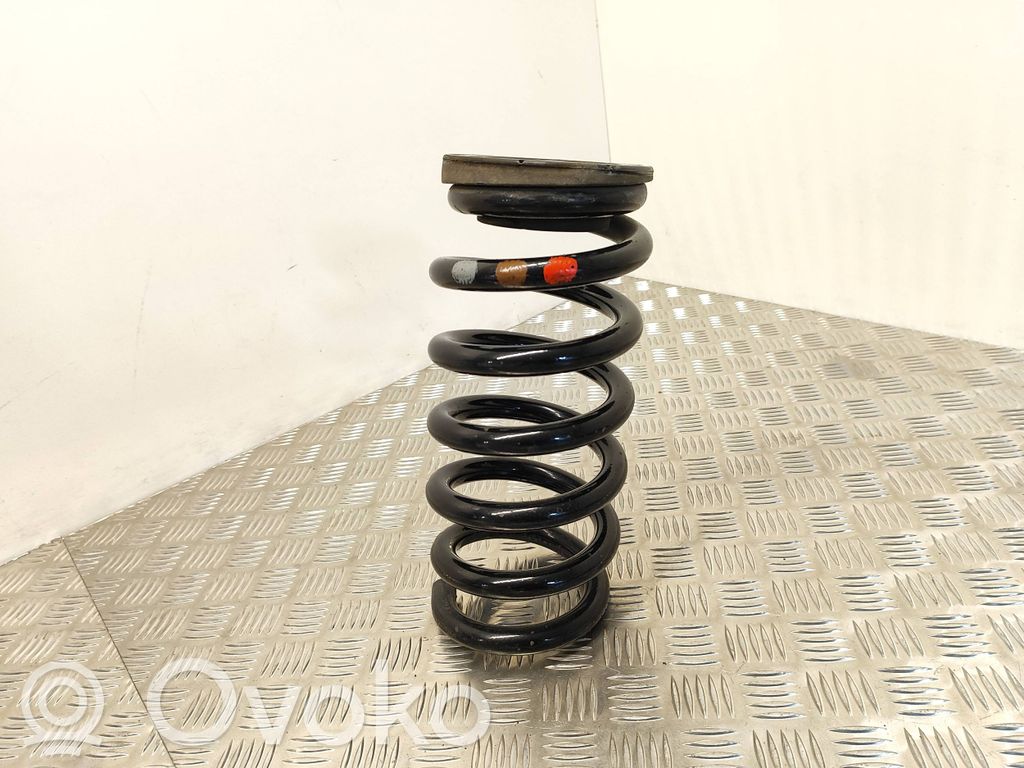 Rear coil spring   E1GC5599AXC