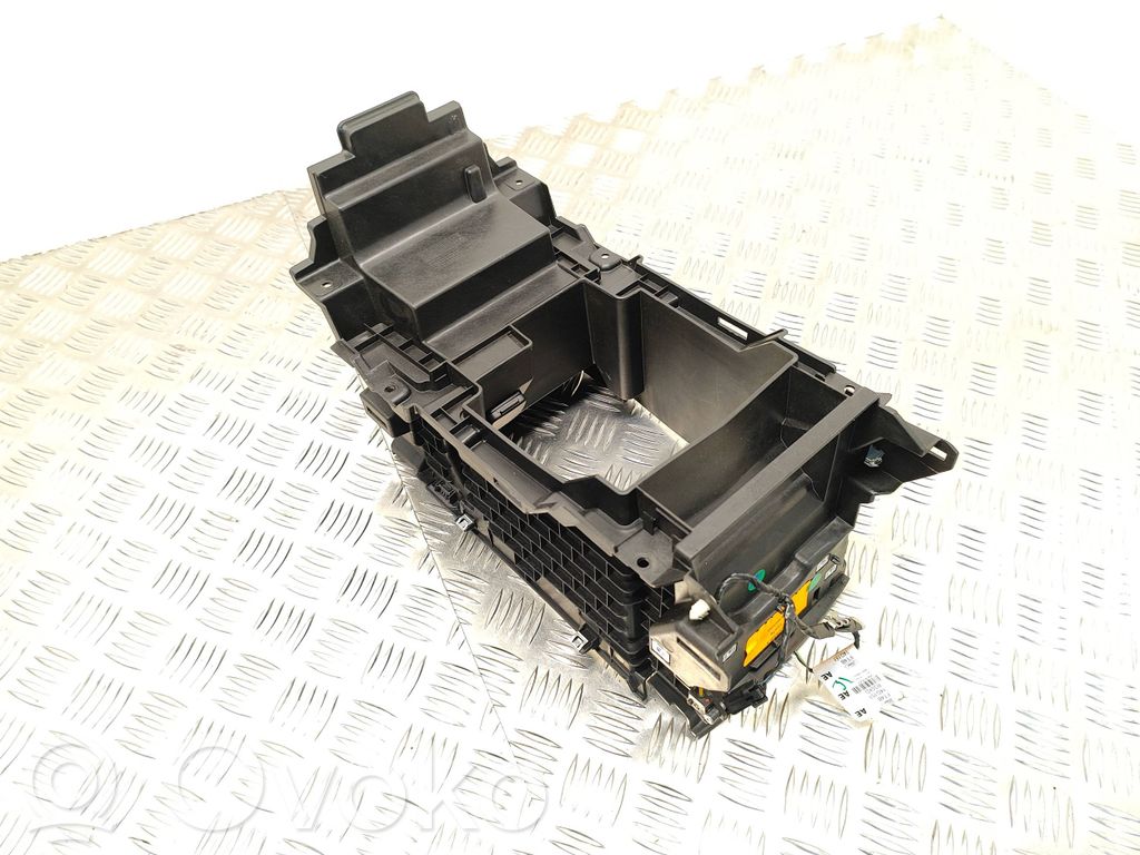 Armrest   EM2BR045A90A