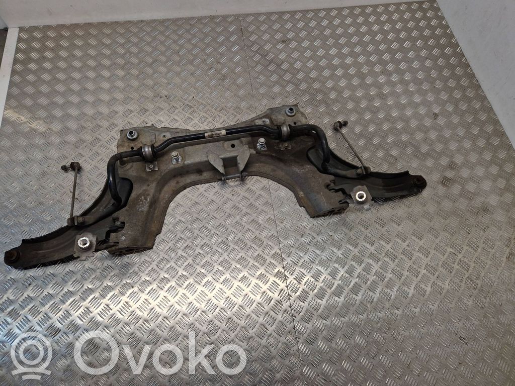 Renault Clio IV Priekinis traversas 
