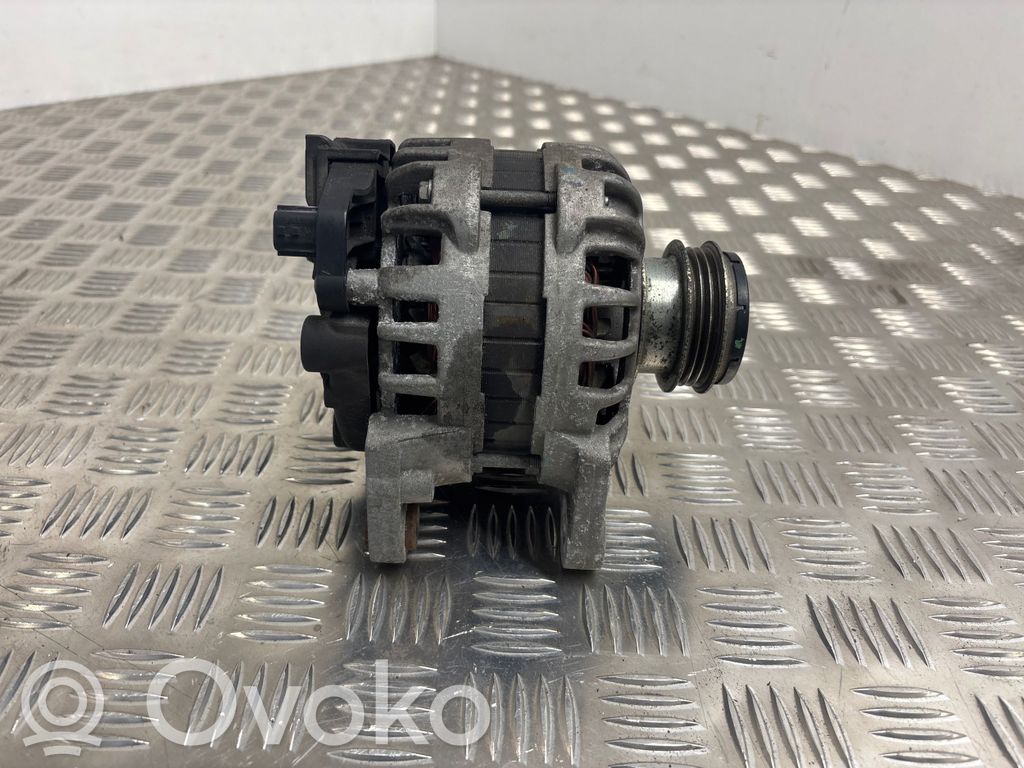 Renault Clio IV Generator/alternator 