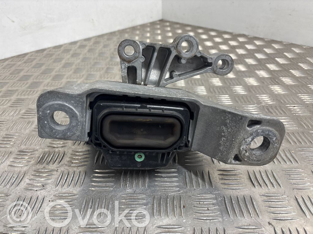 Ford Focus Engine mount bracket 