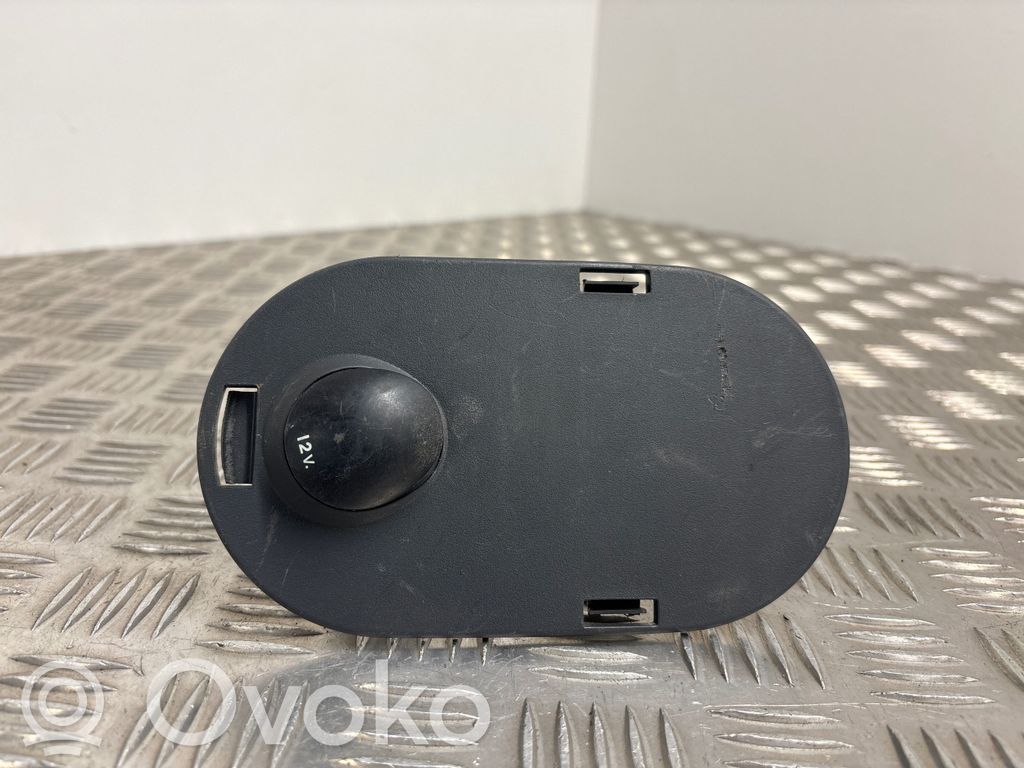 Peugeot Expert Cigarette lighter trim front 