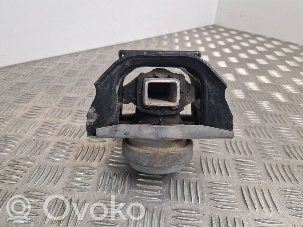 Engine mount bracket   9672479980