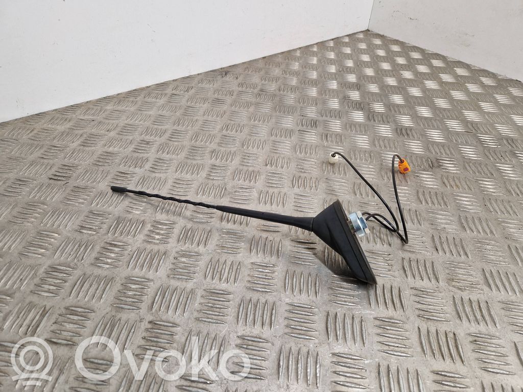 Peugeot 208 II Radio antenna 
