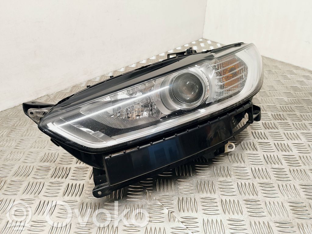 Ford Mondeo MK V Lampa przednia 