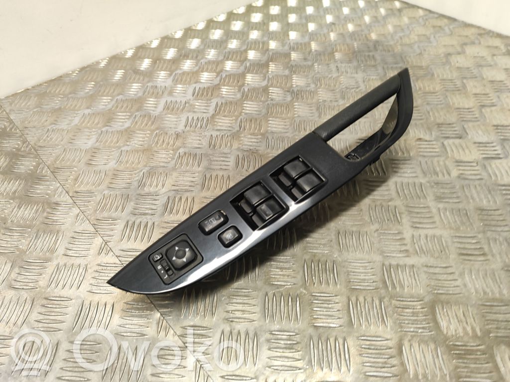 Citroen C4 Aircross Electric window control switch 