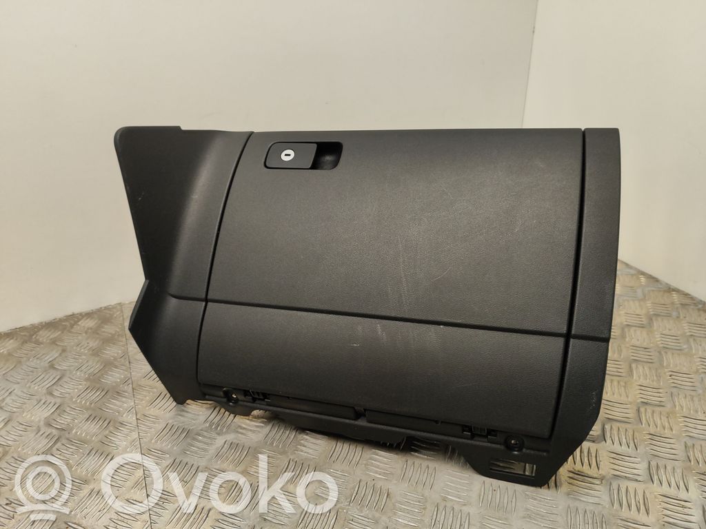 Volkswagen Golf VII Schowek deski rozdzielczej 