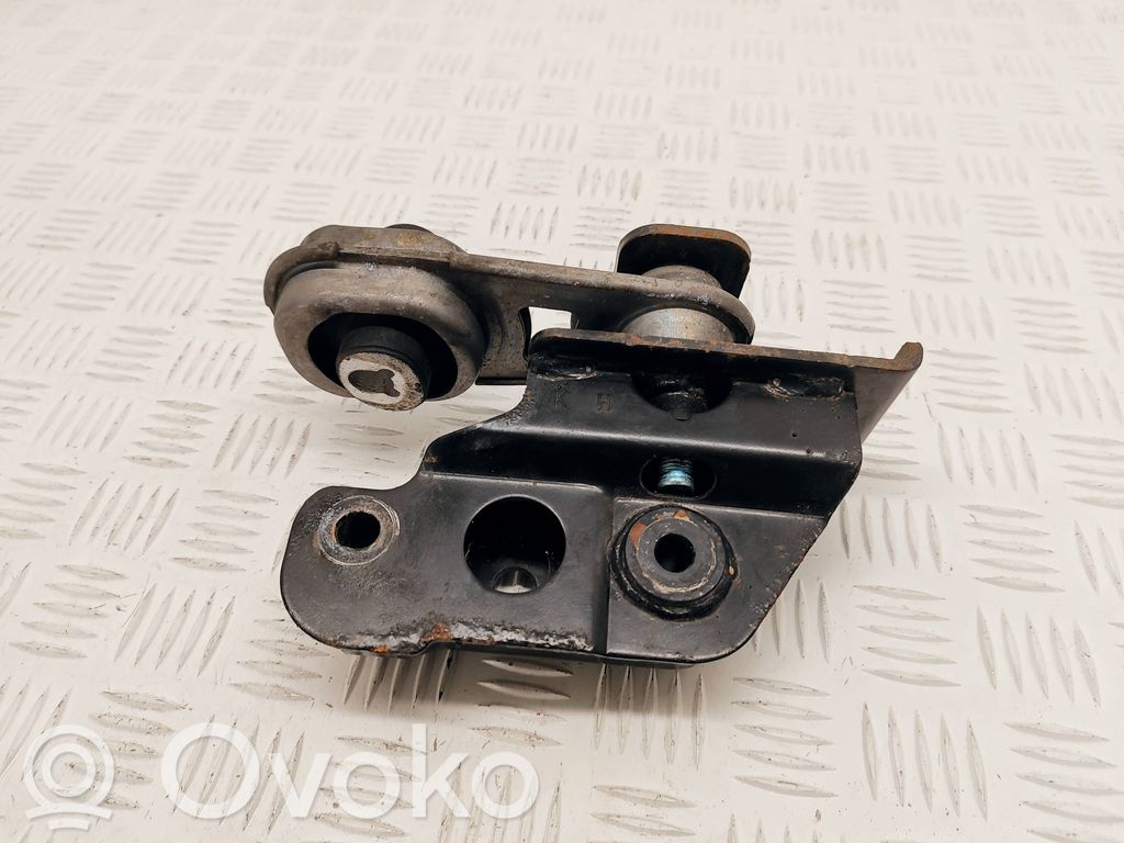Engine mount bracket   112383734R