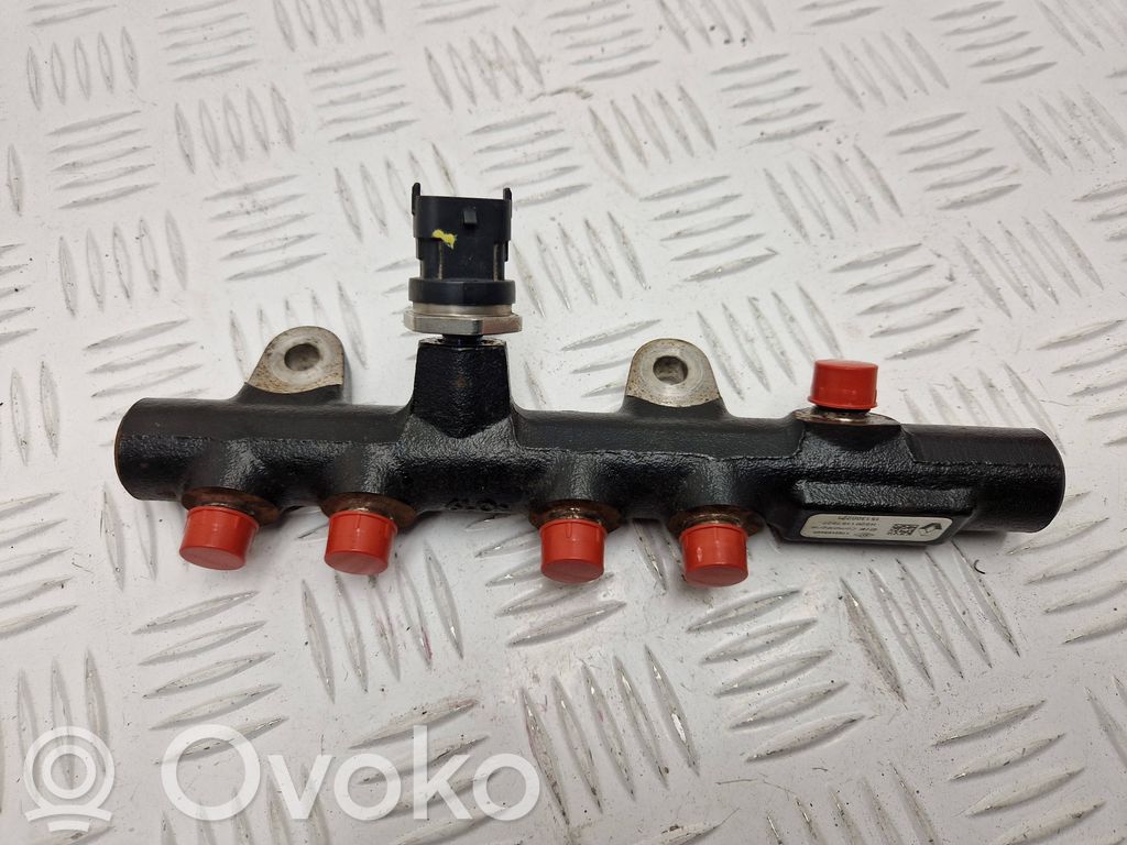 Renault Clio IV Tuyau de conduite principale de carburant 
