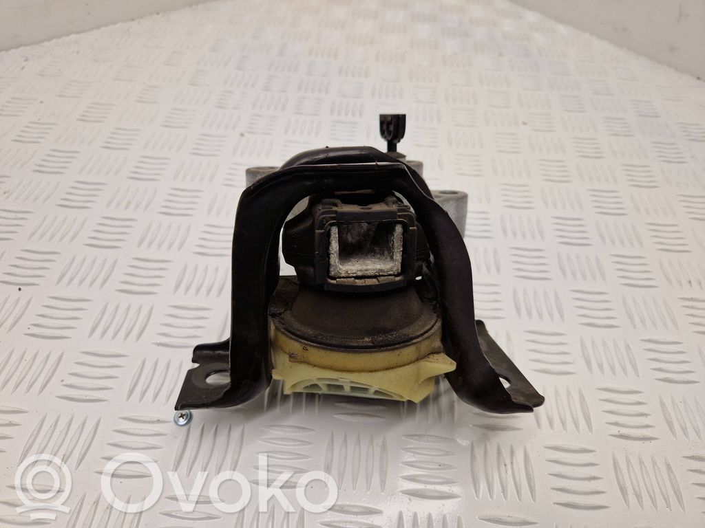 Dacia Duster Engine mount bracket 