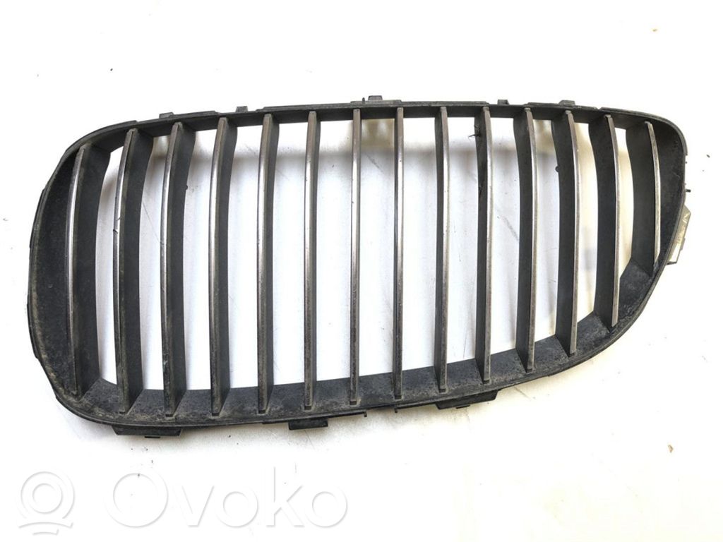 Front bumper upper radiator grill   7157275,7157277