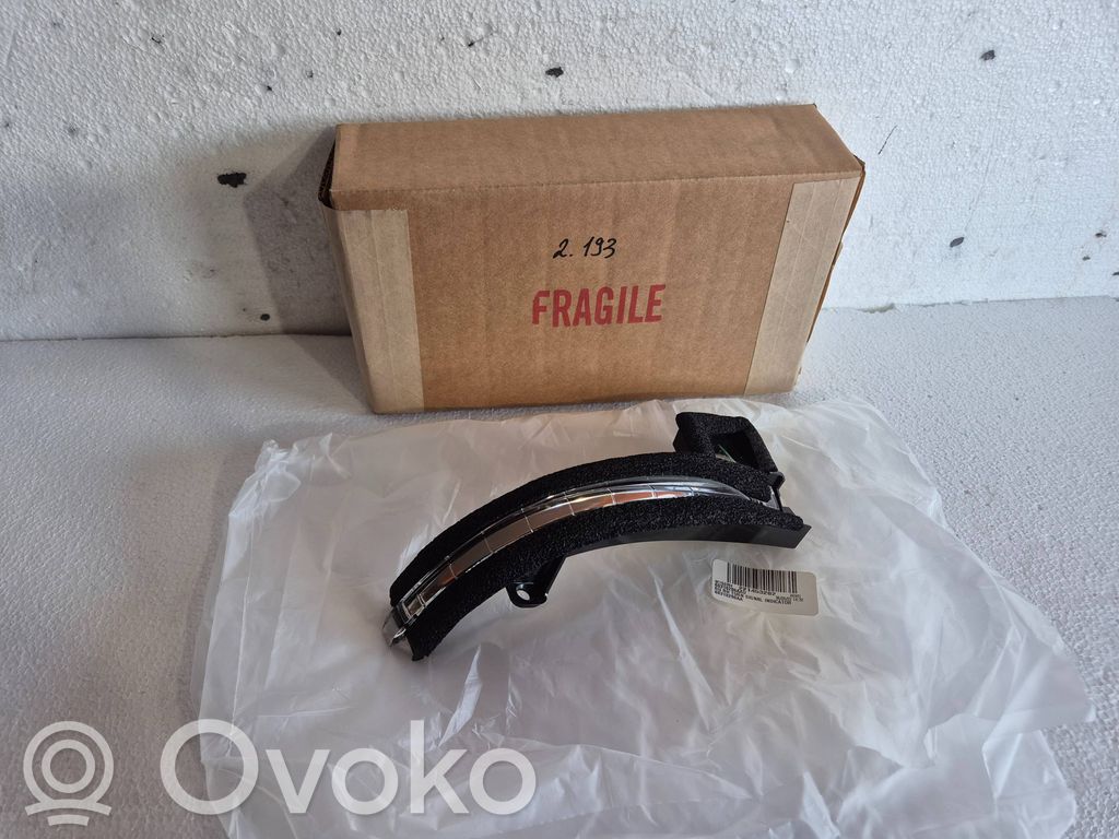 Chrysler Pacifica Mirror indicator light 