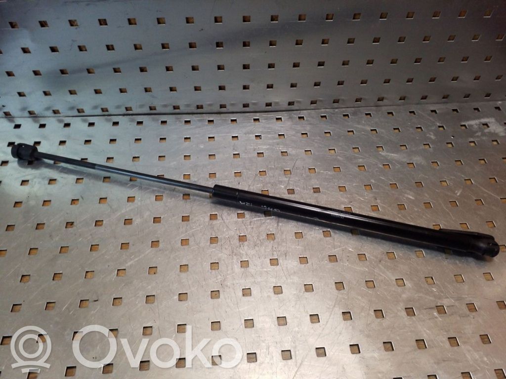 Mitsubishi Colt Tailgate/trunk strut/damper 