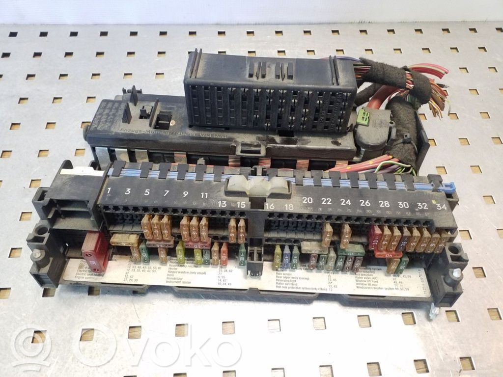 BMW 3 E46 Fuse module 