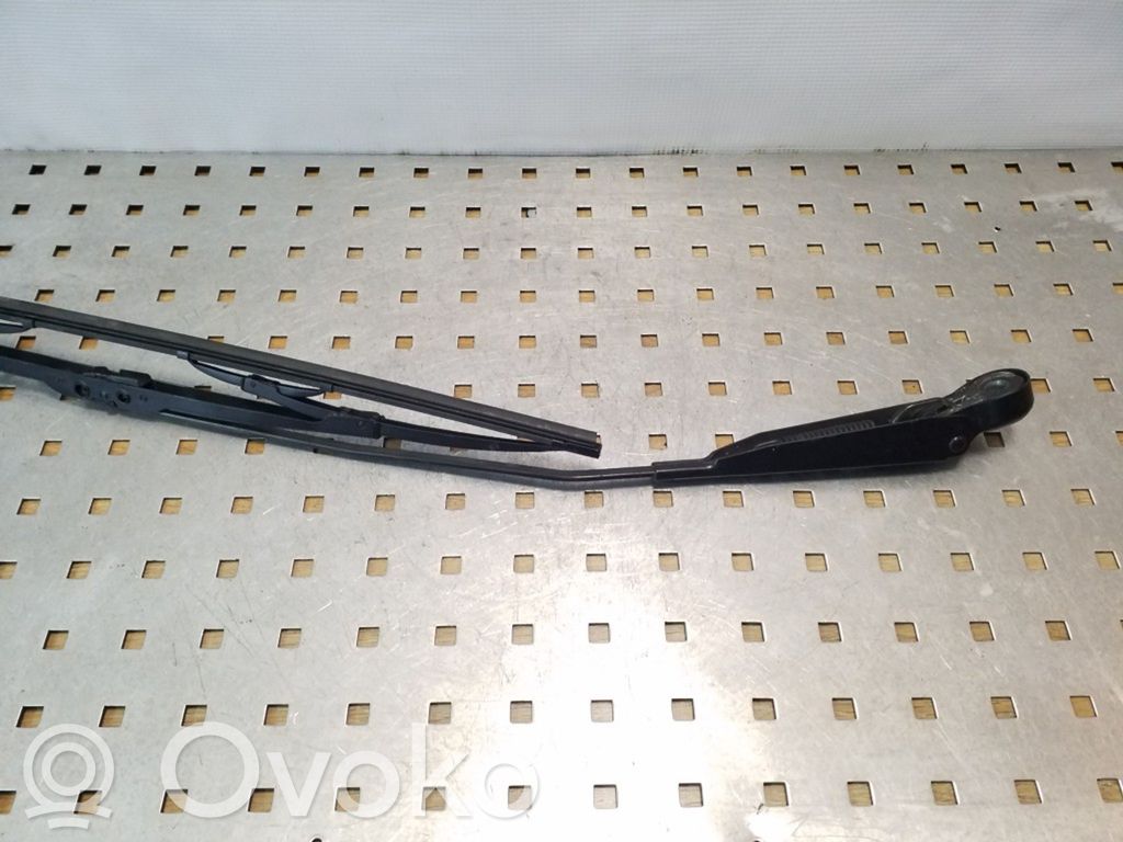Renault Kangoo I Front wiper blade arm 
