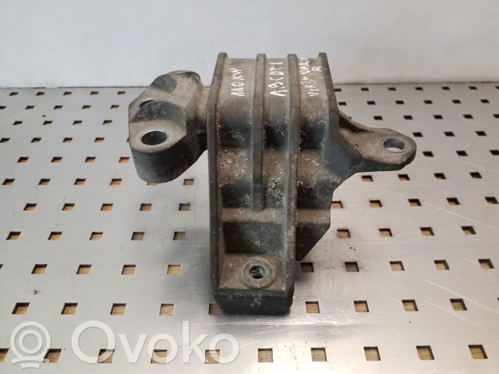 Opel Vectra C Engine mount bracket 