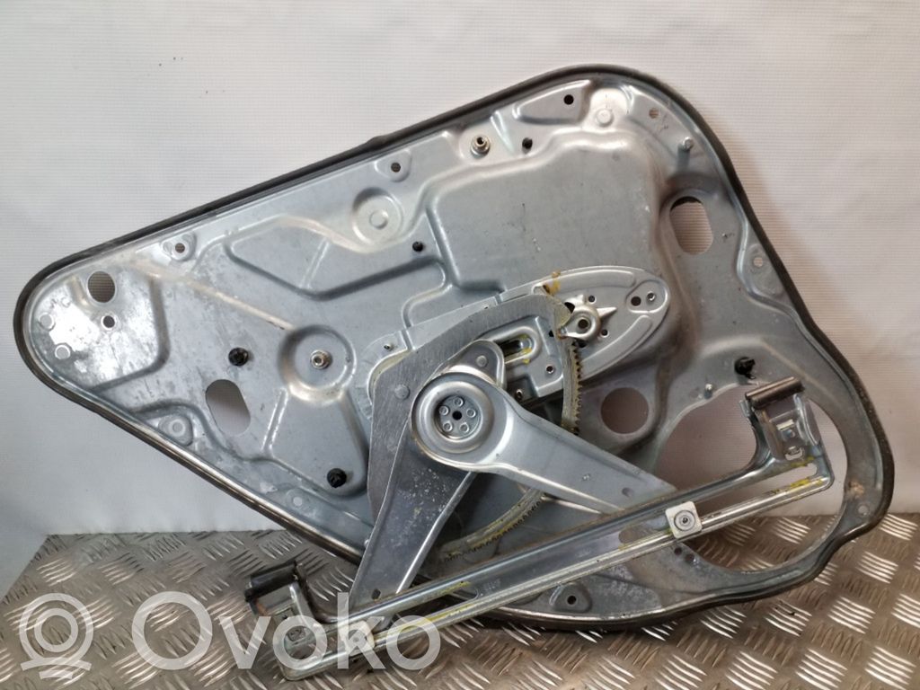 Ford Focus Mecanismo para subir la puerta trasera sin motor 