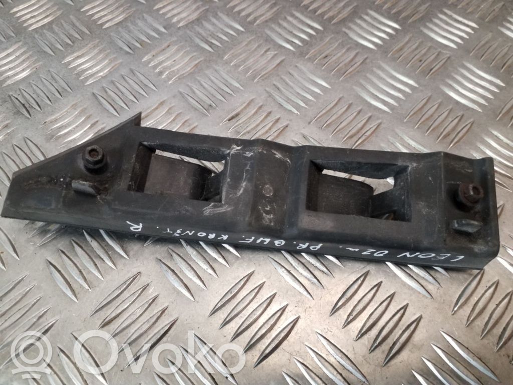 Seat Leon (1M) Front bumper mounting bracket 