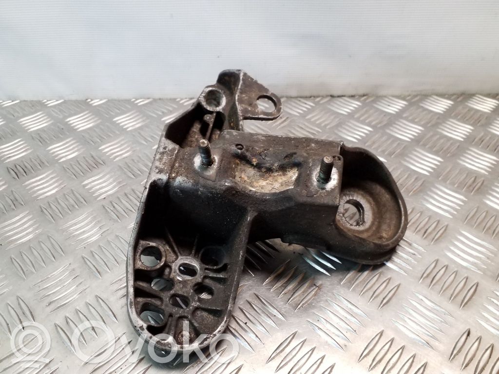 Audi A6 S6 C5 4B Engine mounting bracket 