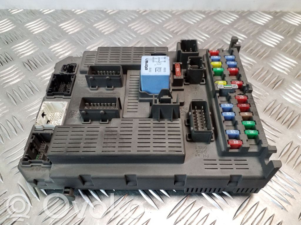 Citroen C8 Fuse module 