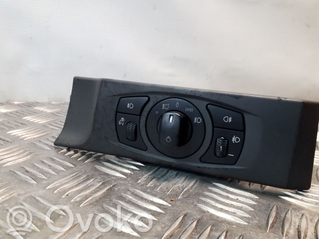 BMW 5 E60 E61 Lukturu slēdzis 