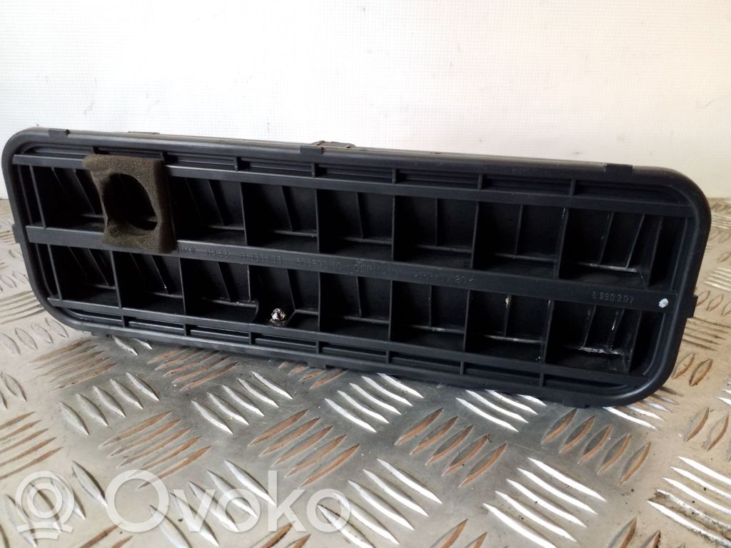 BMW 7 E65 E66 Quarter panel pressure vent 