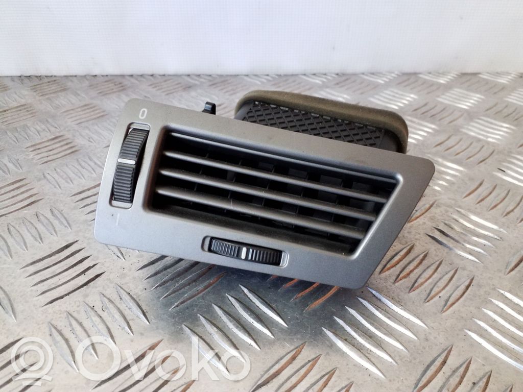 BMW 7 E65 E66 Šoninės oro grotelės 