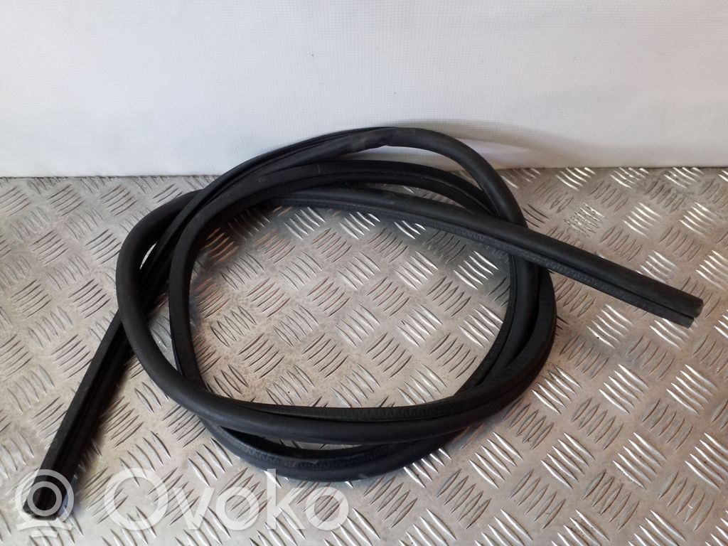 BMW 7 E65 E66 Engine compartment rubber 